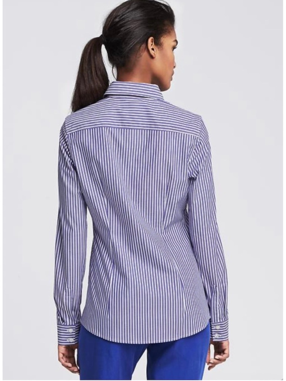 Banana Republic Women's FITTED NON-IRON BLUE STRIPE SHIRT
